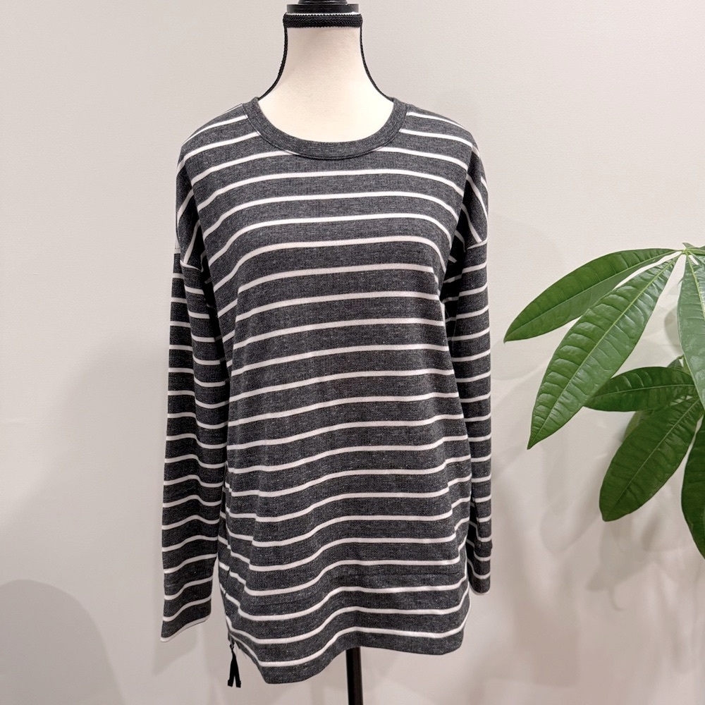 Lou & Grey Black White Stripe Long Sleeve Top with Side Zipper – Size Small